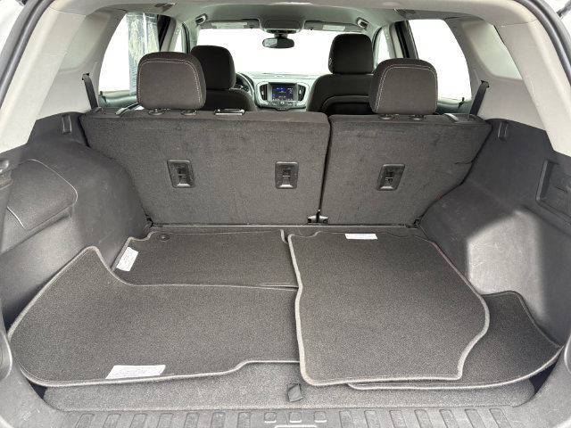 Used 2024 GMC Terrain SLE FWD image 19