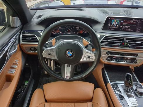 Used 2021 BMW 750i xDrive w/ Executive Package image 15