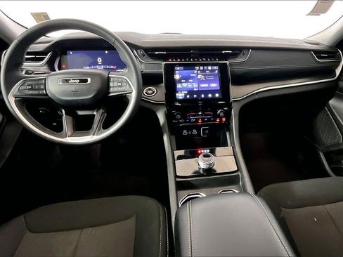 Used 2023 Jeep Grand Cherokee Laredo X image 11