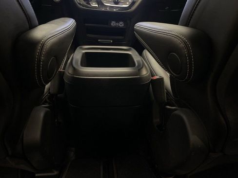 Used 2025 Chrysler Voyager LX image 14
