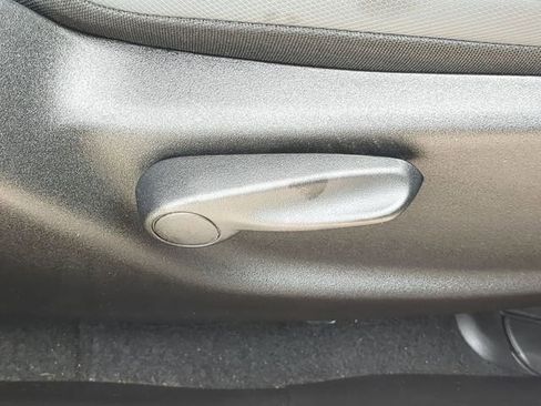 Used 2023 Jeep Renegade Latitude image 51