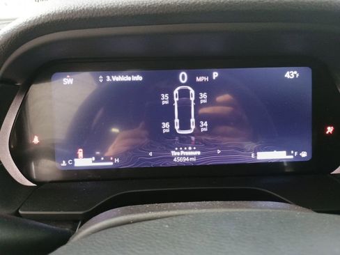 Used 2024 Jeep Grand Cherokee L Limited w/ Luxury Tech Group II image 16