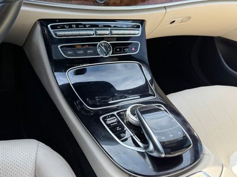 Used 2017 Mercedes-Benz E 300 4MATIC image 21