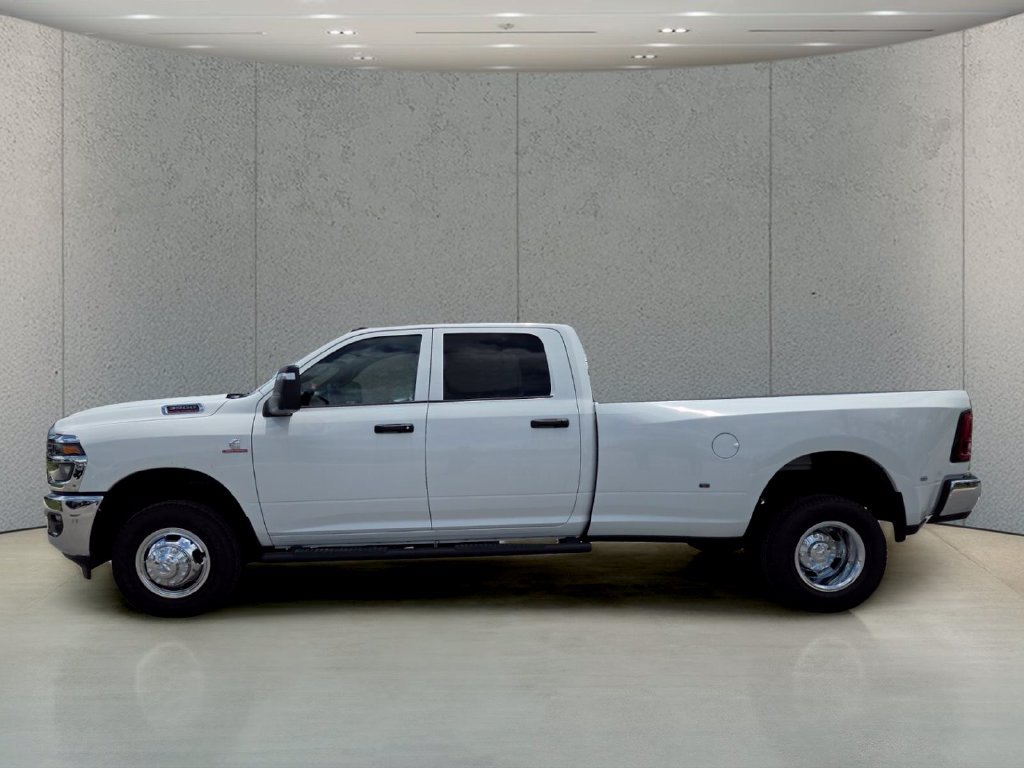 New 2026 RAM 3500 Tradesman AWD/4WD image 9