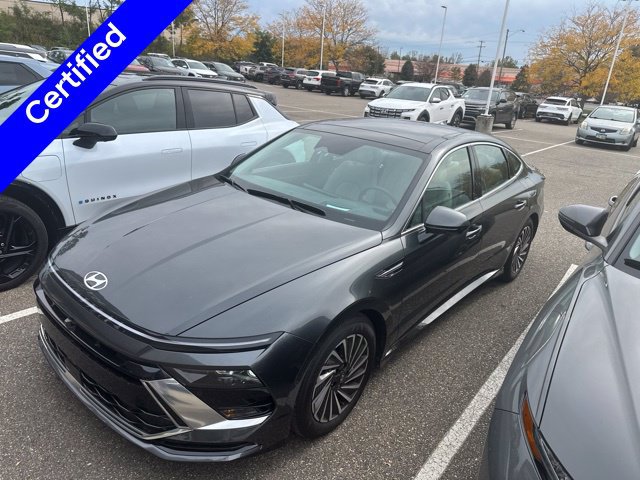 Certified 2025 Hyundai Sonata Limited FWD image 3