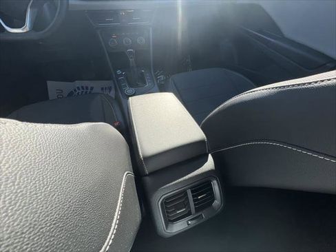 Used 2022 Volkswagen Taos SE image 20