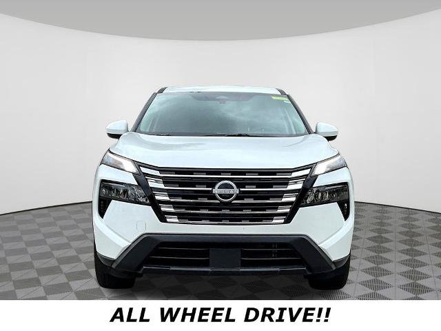 Certified 2026 Nissan Rogue SV AWD/4WD image 2