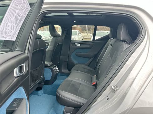 Used 2023 Volvo XC40 Recharge Ultimate image 24