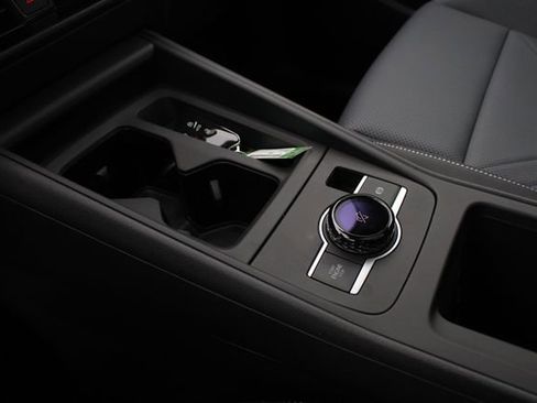 New 2026 Volkswagen Tiguan SE image 18