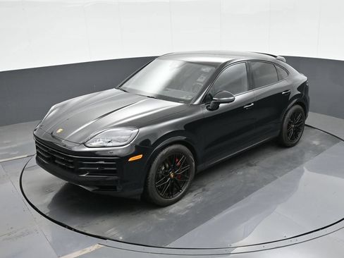 Certified 2024 Porsche Cayenne S w/ Premium Package Plus (PP1) AWD/4WD image 26