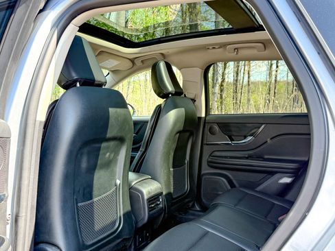 Used 2023 Lincoln Corsair AWD w/ Equipment Group 101A image 20