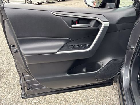 Used 2025 Toyota RAV4 XLE FWD image 16