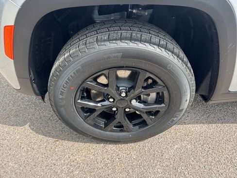 New 2026 Jeep Grand Cherokee L 4WD image 8