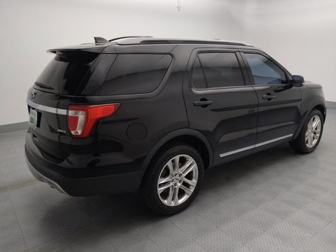 Used 2016 Ford Explorer XLT w/ Equipment Group 202A AWD/4WD image 10