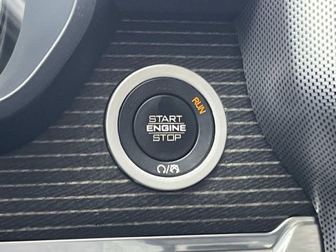 Used 2022 RAM 1500 Limited image 32