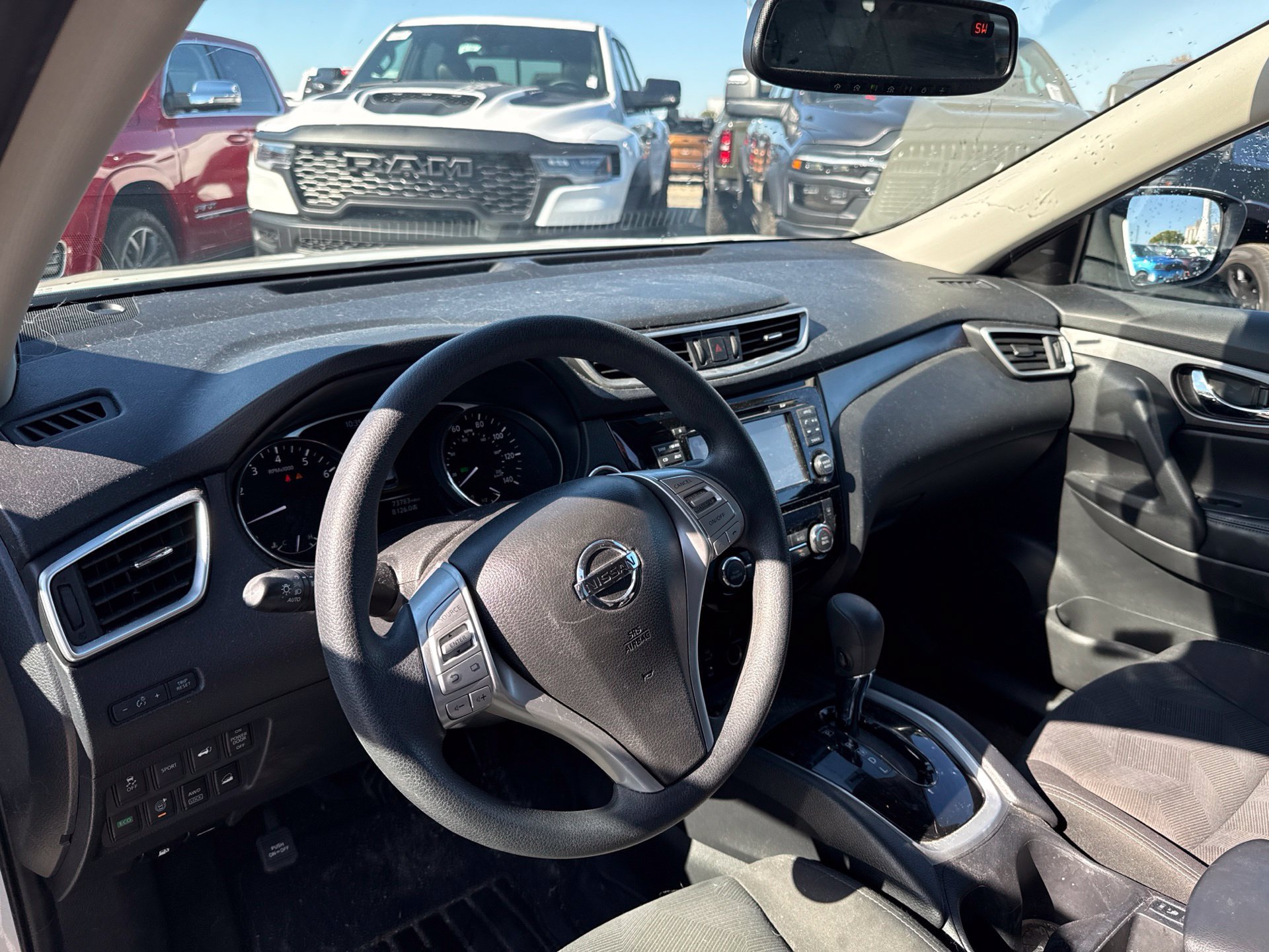 Used 2016 Nissan Rogue SV w/ SV Premium Package AWD/4WD image 9