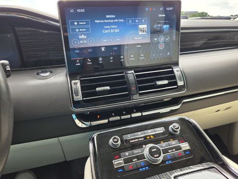 Used 2022 Lincoln Navigator Black Label AWD/4WD image 21