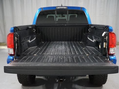 Used 2016 Toyota Tacoma TRD Off-Road w/ Towing Package AWD/4WD image 31