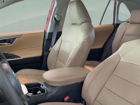 Used 2019 Toyota RAV4 XLE FWD image 19