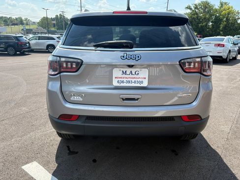 Used 2021 Jeep Compass Latitude w/ Convenience Group AWD/4WD image 5