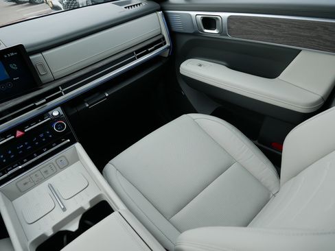 Used 2025 Hyundai Santa Fe Limited image 11