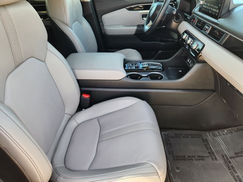 Certified 2024 Honda Pilot Touring image 14