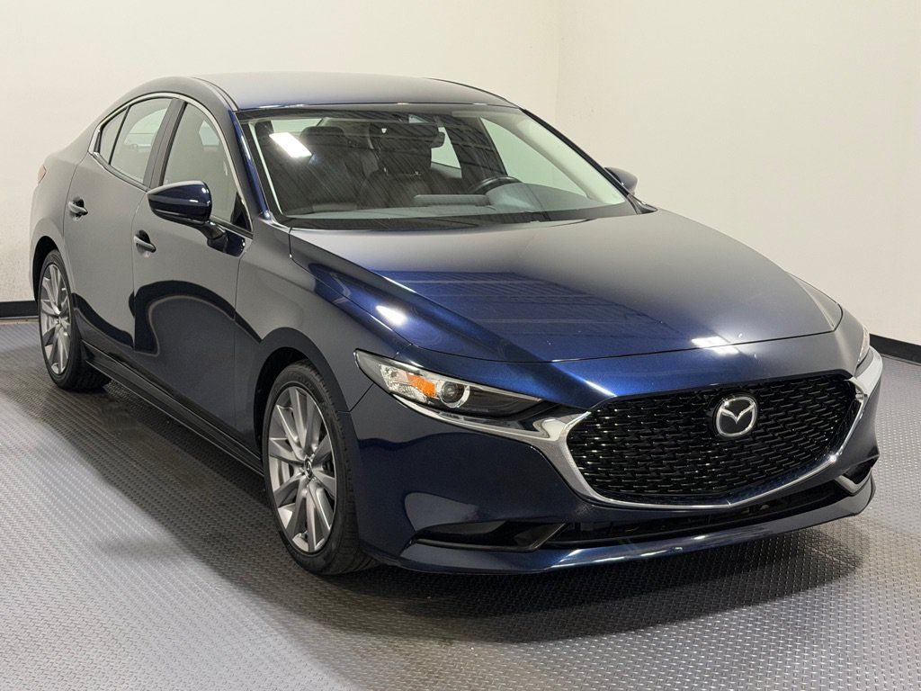 Used 2019 MAZDA MAZDA3 AWD Sedan w/ Select Package image 4