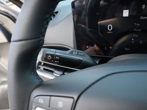 New 2025 Kia K4 EX image 31