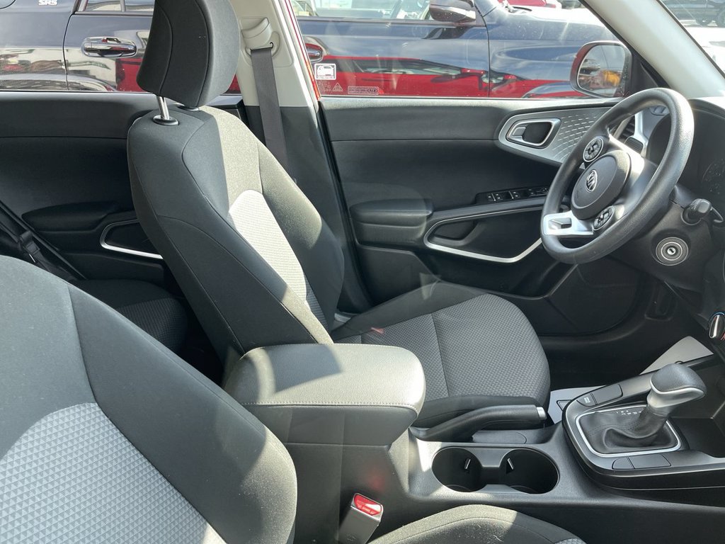 Used 2021 Kia Soul LX FWD image 11