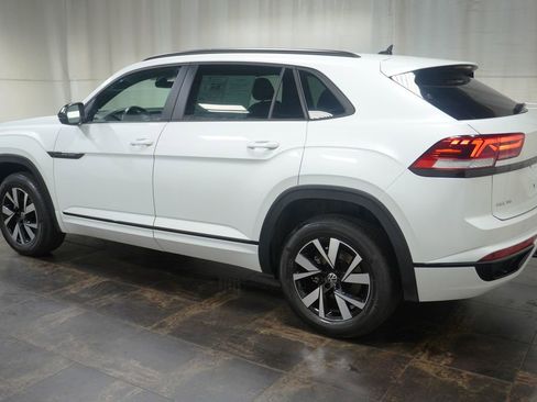 Used 2023 Volkswagen Atlas Cross Sport SEL R-Line image 7