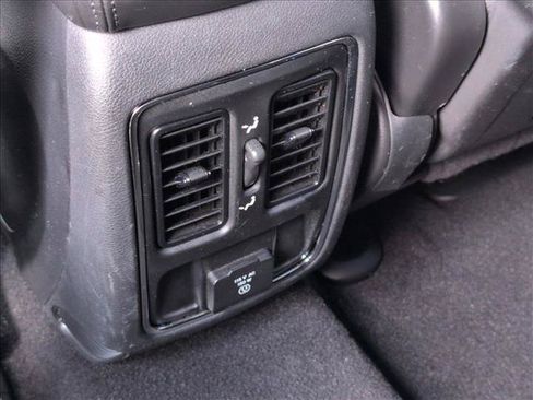 Used 2019 Jeep Grand Cherokee Altitude AWD/4WD image 18