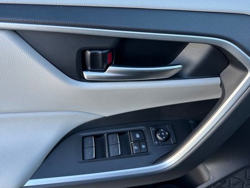 New 2025 Toyota RAV4 XLE image 10