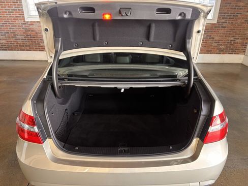 Used 2010 Mercedes-Benz E 350 Sedan image 34