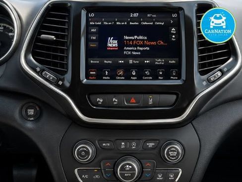 Used 2019 Jeep Cherokee Overland w/ Technology Group AWD/4WD image 5