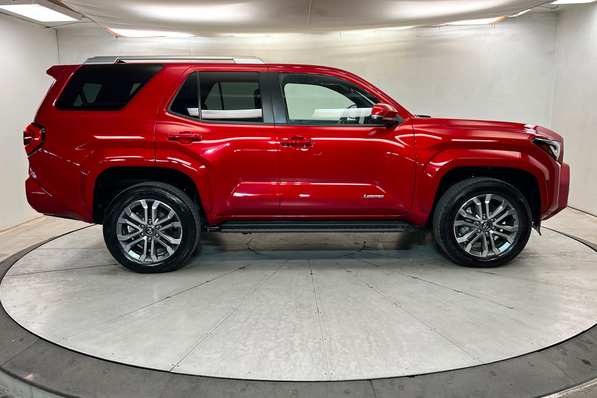 Used 2025 Toyota 4Runner Limited AWD/4WD image 7