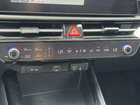 Used 2023 Kia Niro EX FWD image 26