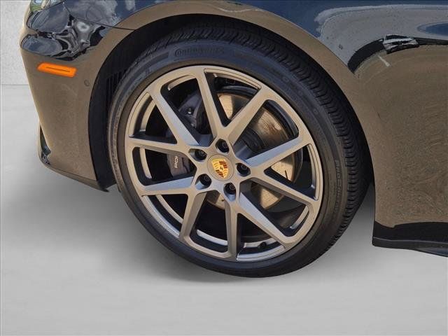 Used 2025 Porsche Panamera image 25