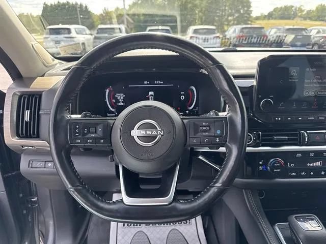 Used 2024 Nissan Pathfinder Platinum w/ Cargo Package AWD/4WD image 10
