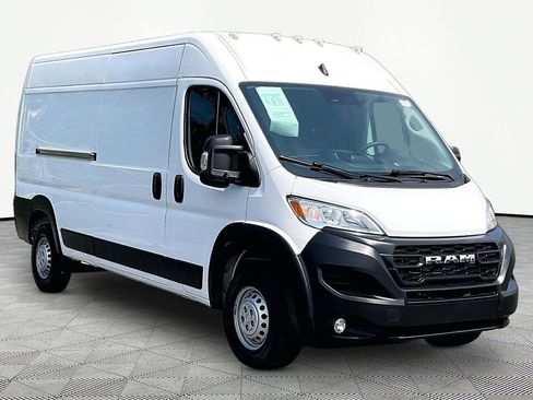 Used 2025 RAM ProMaster 2500 w/ Convenience Group FWD image 3