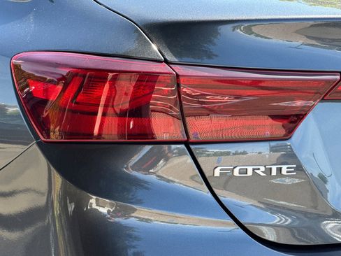 Used 2024 Kia Forte LXS w/ LXS Technology Package FWD image 21