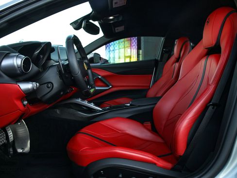 Used 2019 Ferrari 812 Superfast RWD image 24