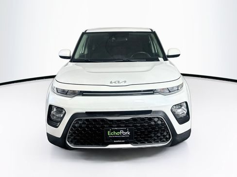 Used 2022 Kia Soul LX w/ Technology Package FWD image 2