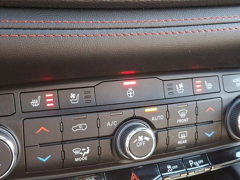 Used 2023 Dodge Durango R/T image 28