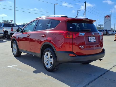 Used 2015 Toyota RAV4 LE FWD image 2