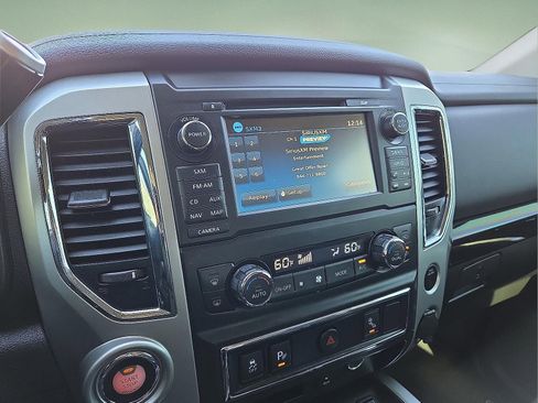 Used 2017 Nissan Titan SV image 16