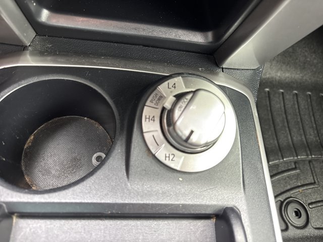 Used 2020 Toyota 4Runner SR5 AWD/4WD image 36