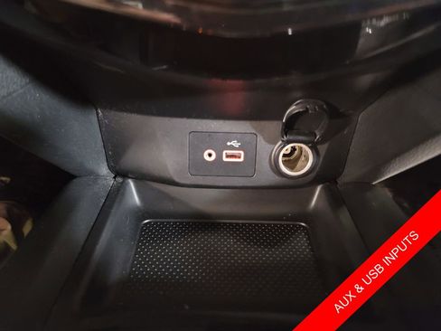 Used 2019 Nissan Rogue SV AWD/4WD image 16