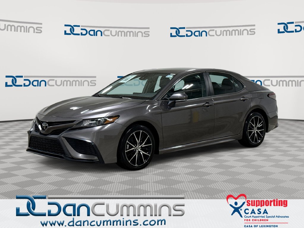 Used 2023 Toyota Camry SE FWD image 1