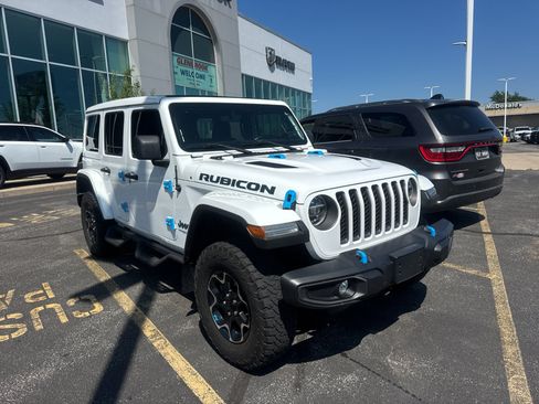 Used 2022 Jeep Wrangler Unlimited Rubicon 4xe w/ Cold Weather Group AWD/4WD image 2