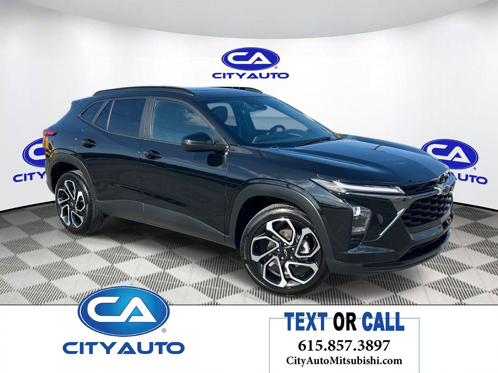 Used 2025 Chevrolet Trax RS w/ Sunroof Package FWD image 1